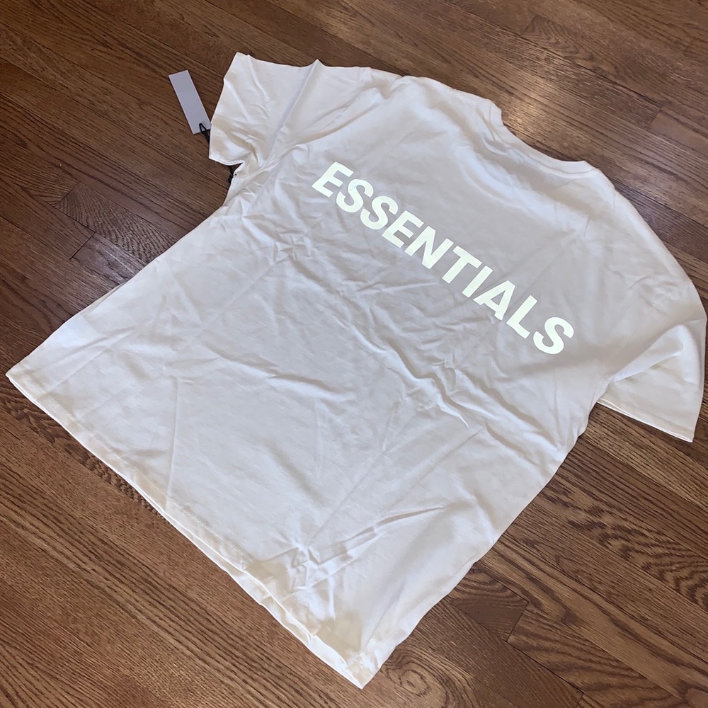 CC💥 NWT Fear of God Essentials 3M Logo Boxy Tee - Picture 3 of 8